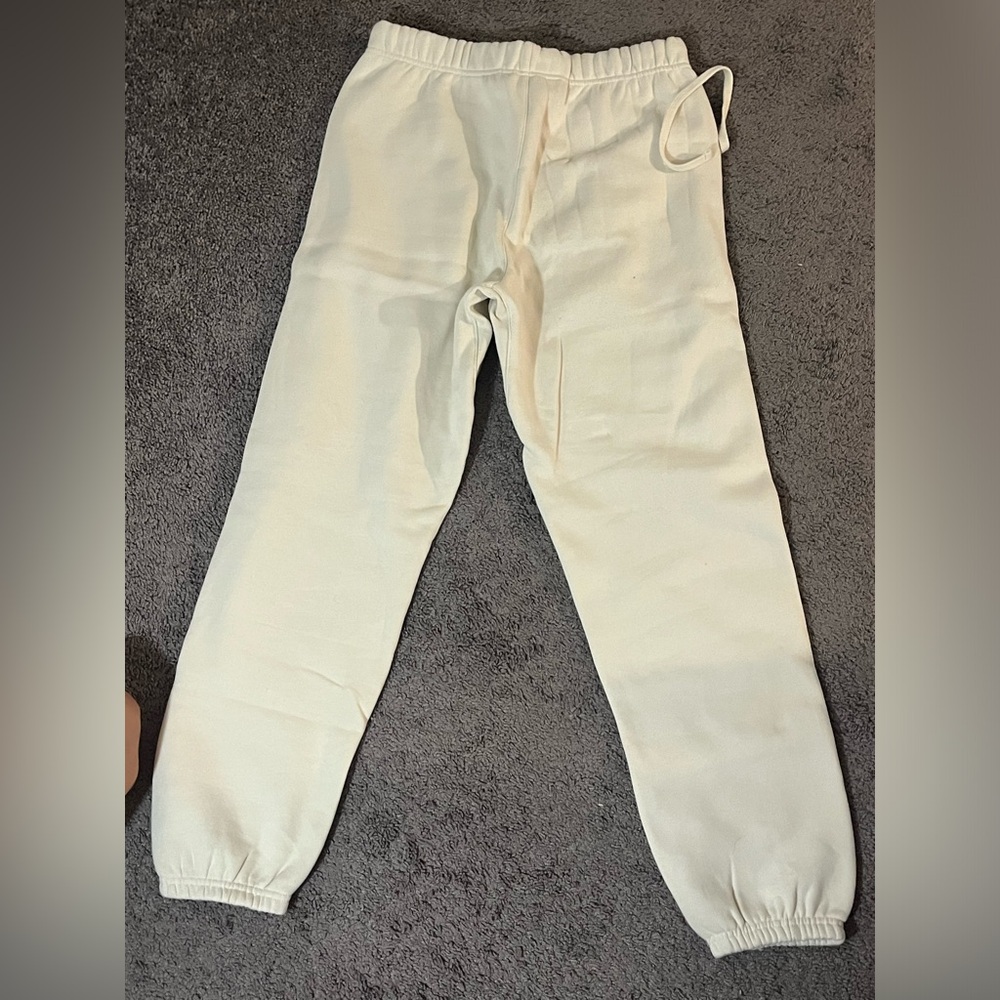 Essential Sweat Pant - Picture 2 of 5